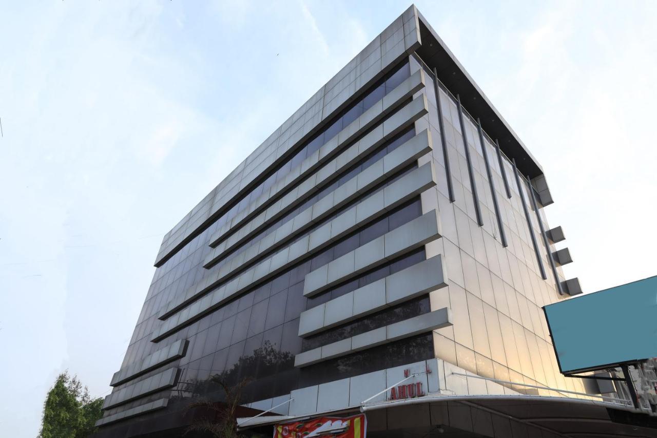 Oyo Flagship 77764 Hotel Rahul Ganeshpeth Colony Hotel Nagpur