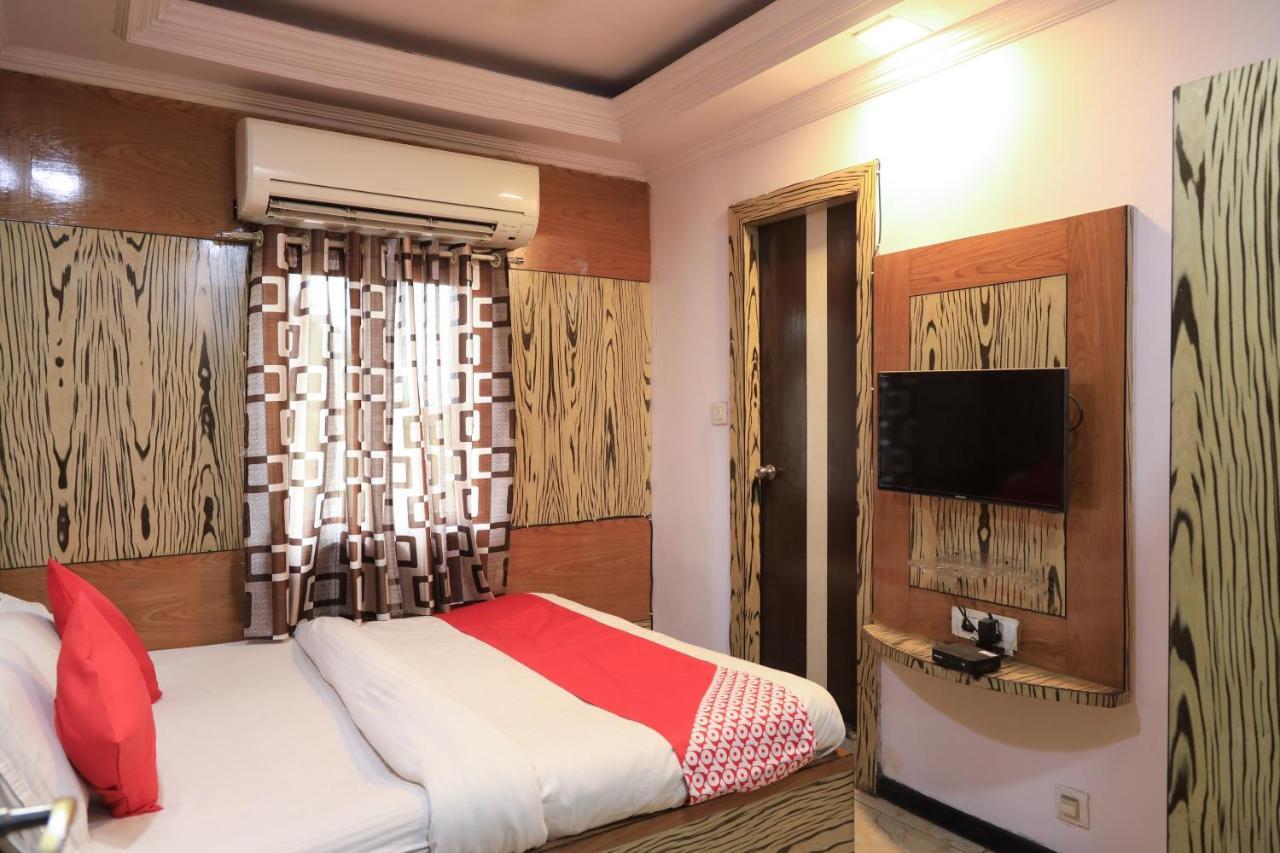 Oyo Flagship 77764 Hotel Rahul Ganeshpeth Colony Hotel Nagpur