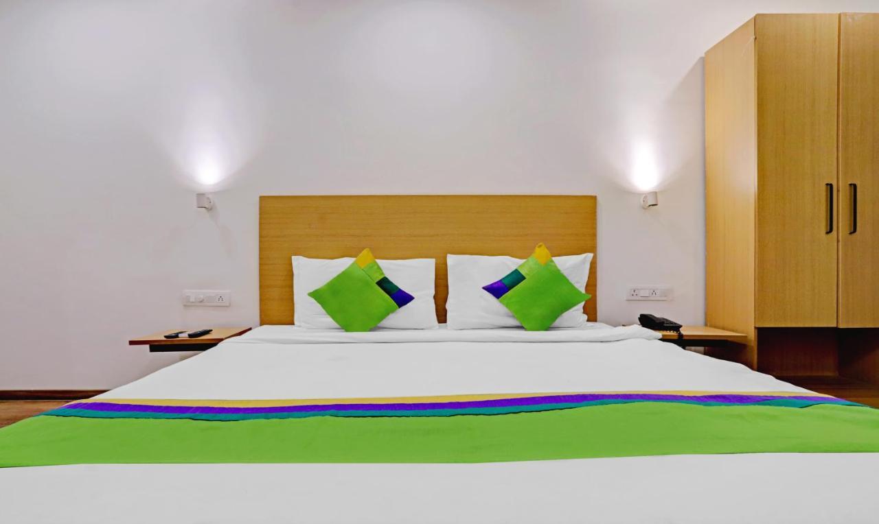 Treebo Trend Orient Avenue 3*