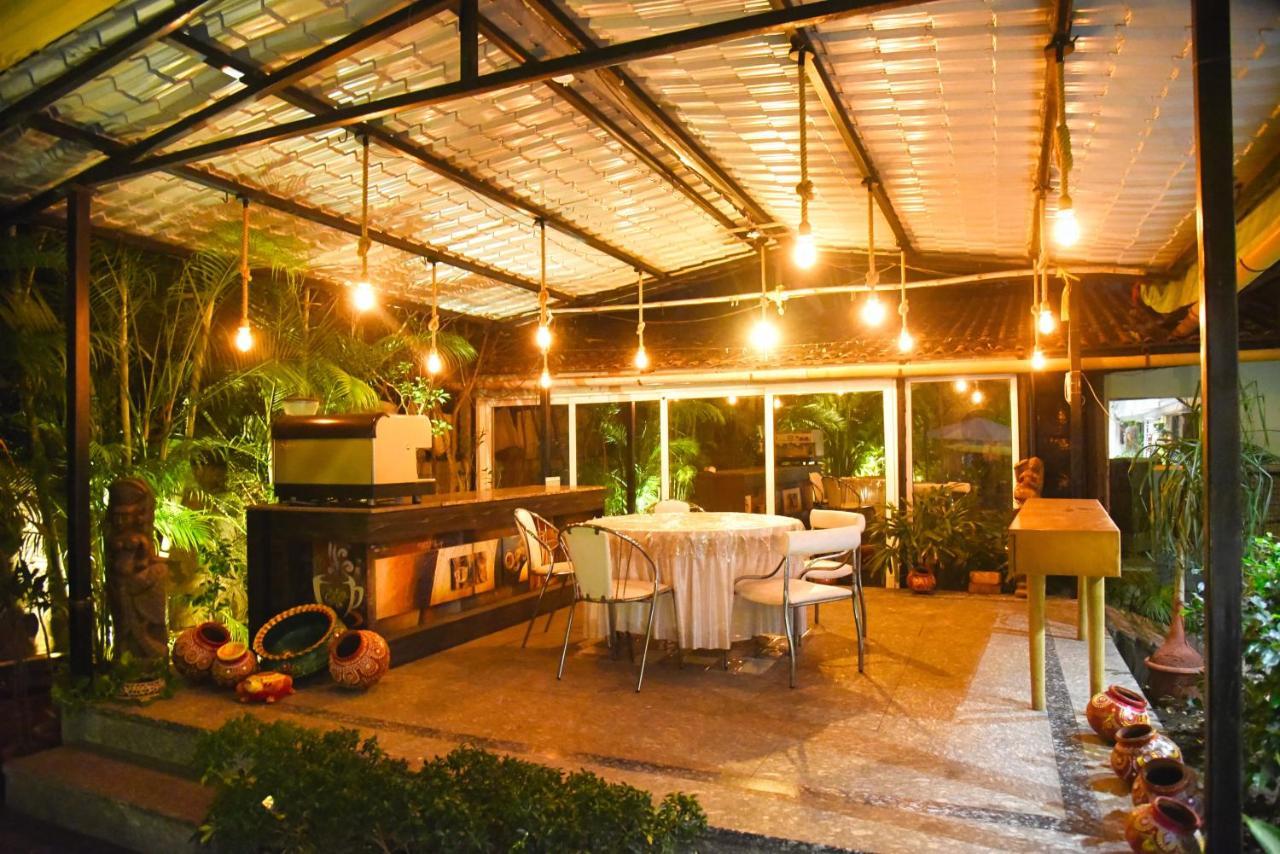 Royal Palms Luxury Service Hotel