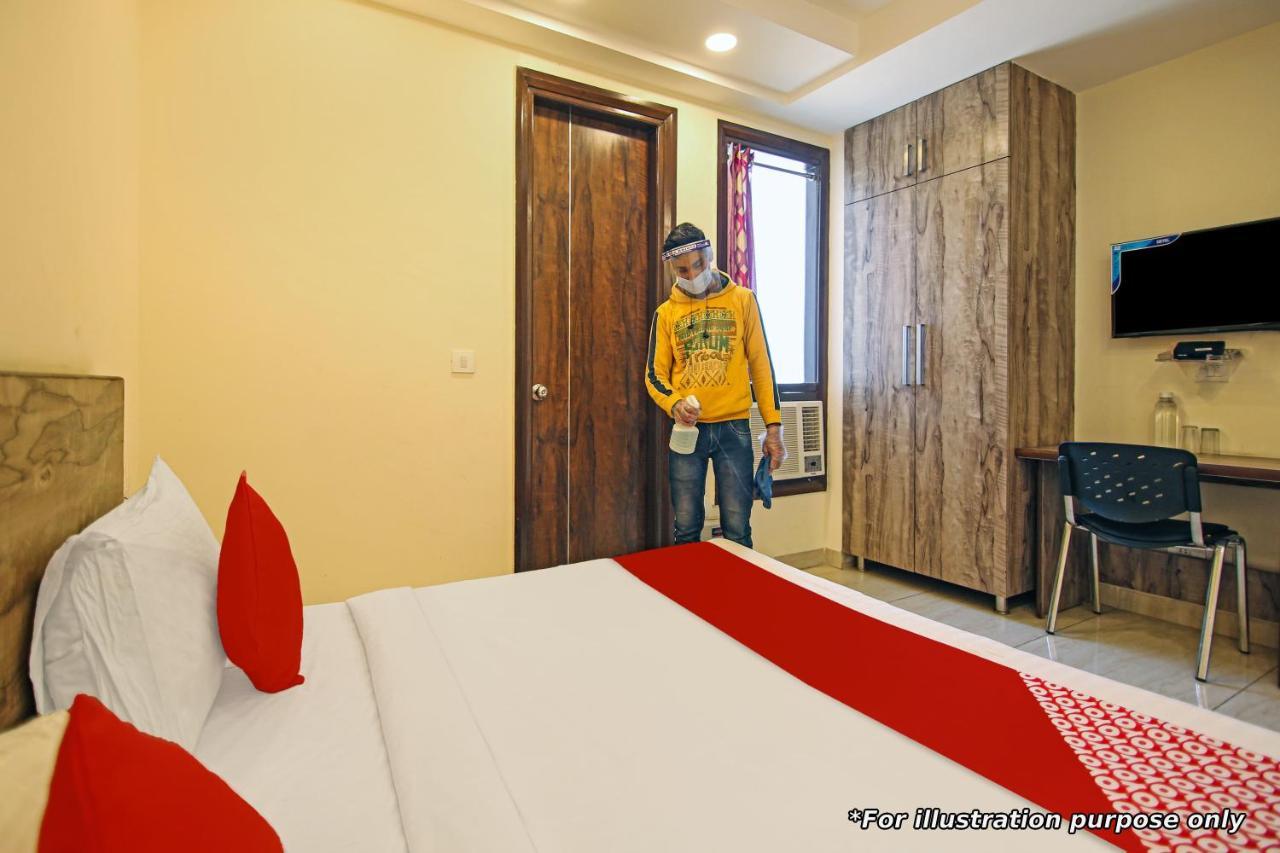 Hotel Oyo Flagship 77764 Hotel Rahul Ganeshpeth Colony 3*