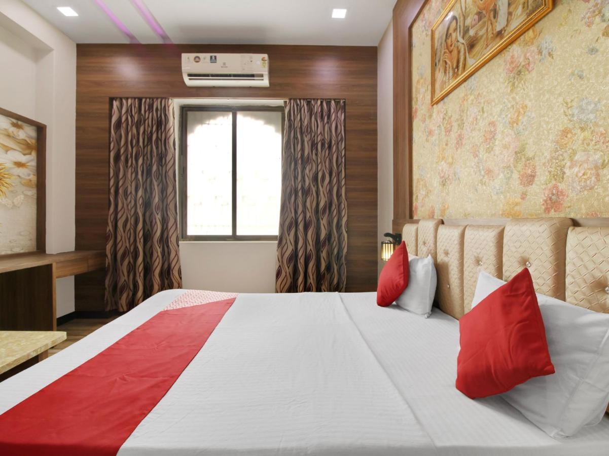 Hotel Oyo 79434 Hotel Green Villa Nagpur