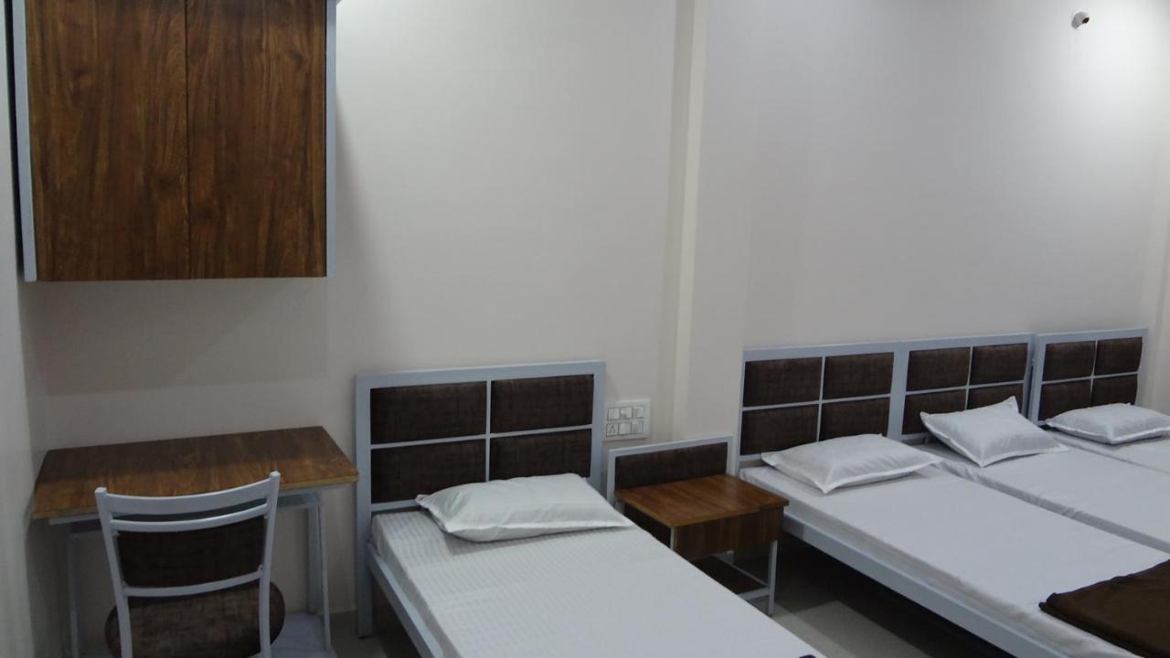 Anand P G Males Only Hostel
