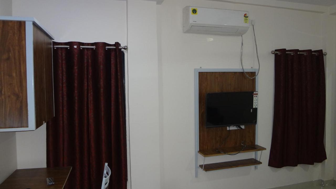 Anand P G Males Only Hostel *