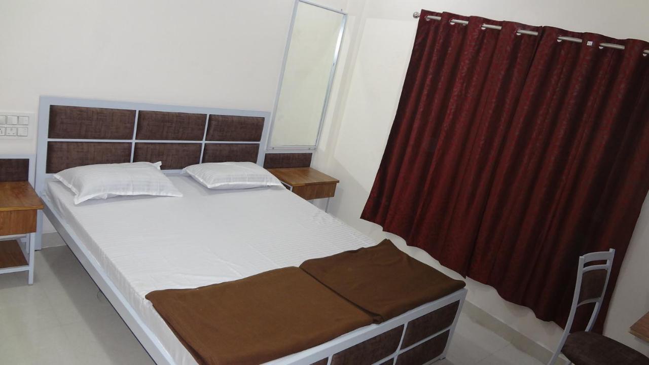 Hostel Anand P G Males Only