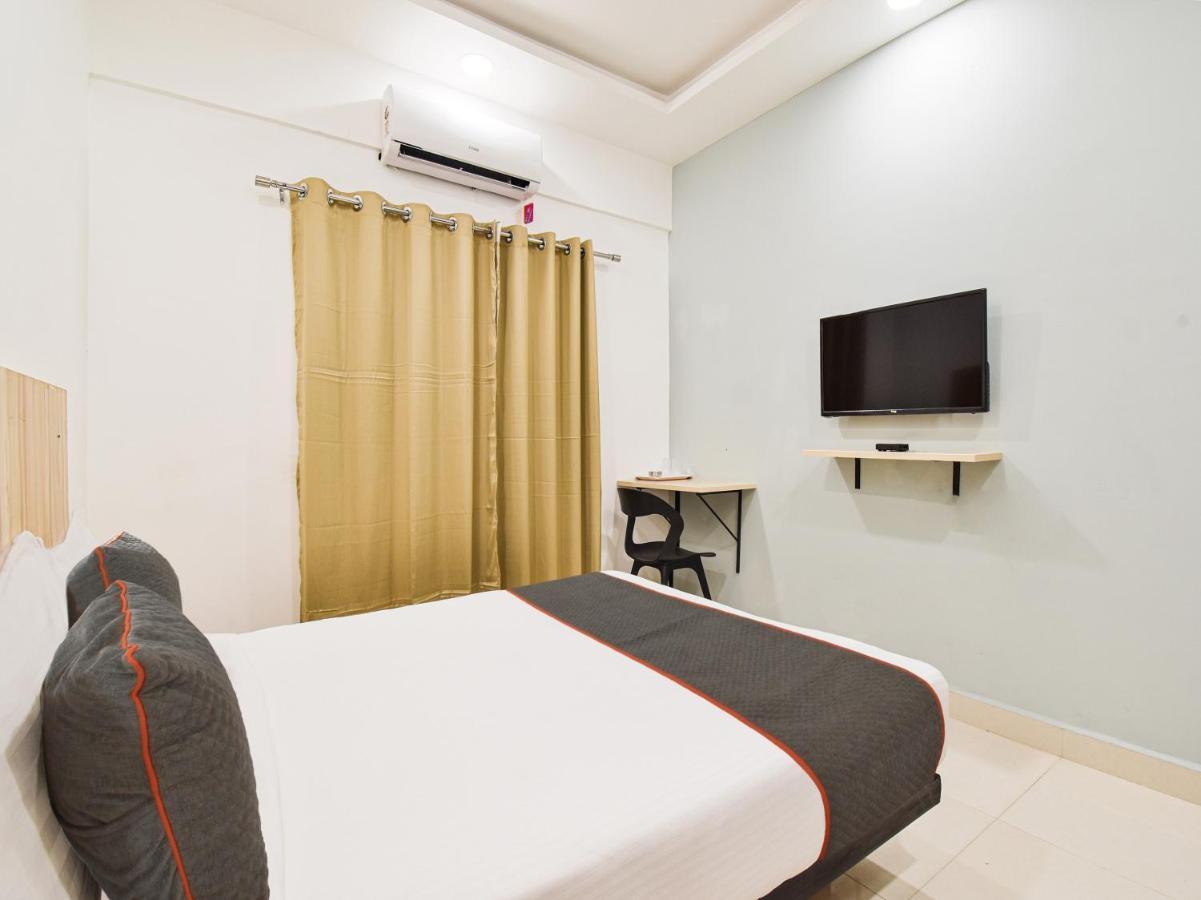 Oyo Townhouse 498 Hotel Western Hotel
