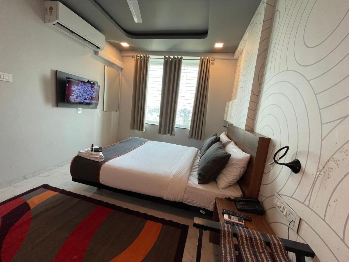Manomay Homes Hotel 3*