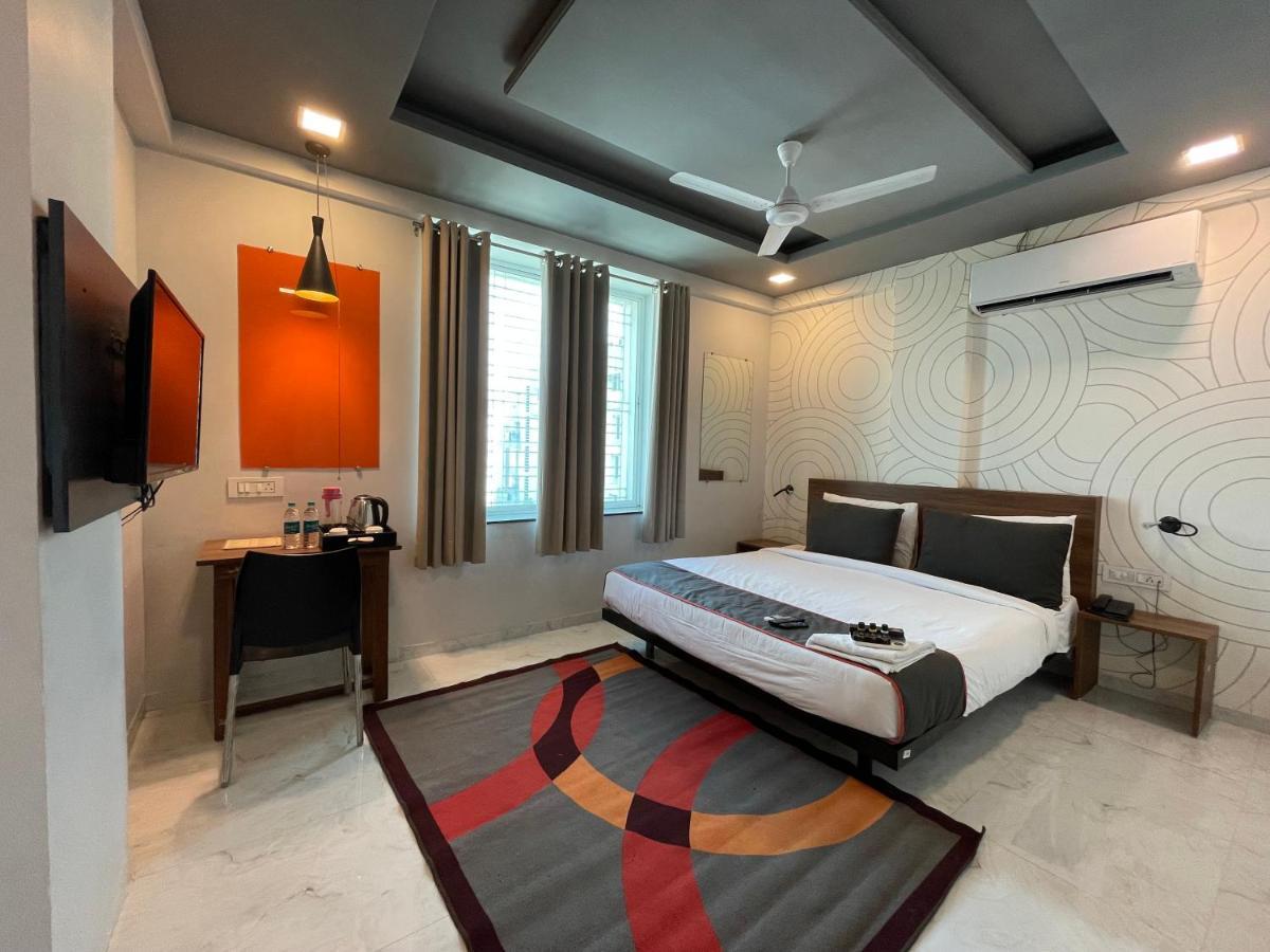 Manomay Homes Hotel 3*