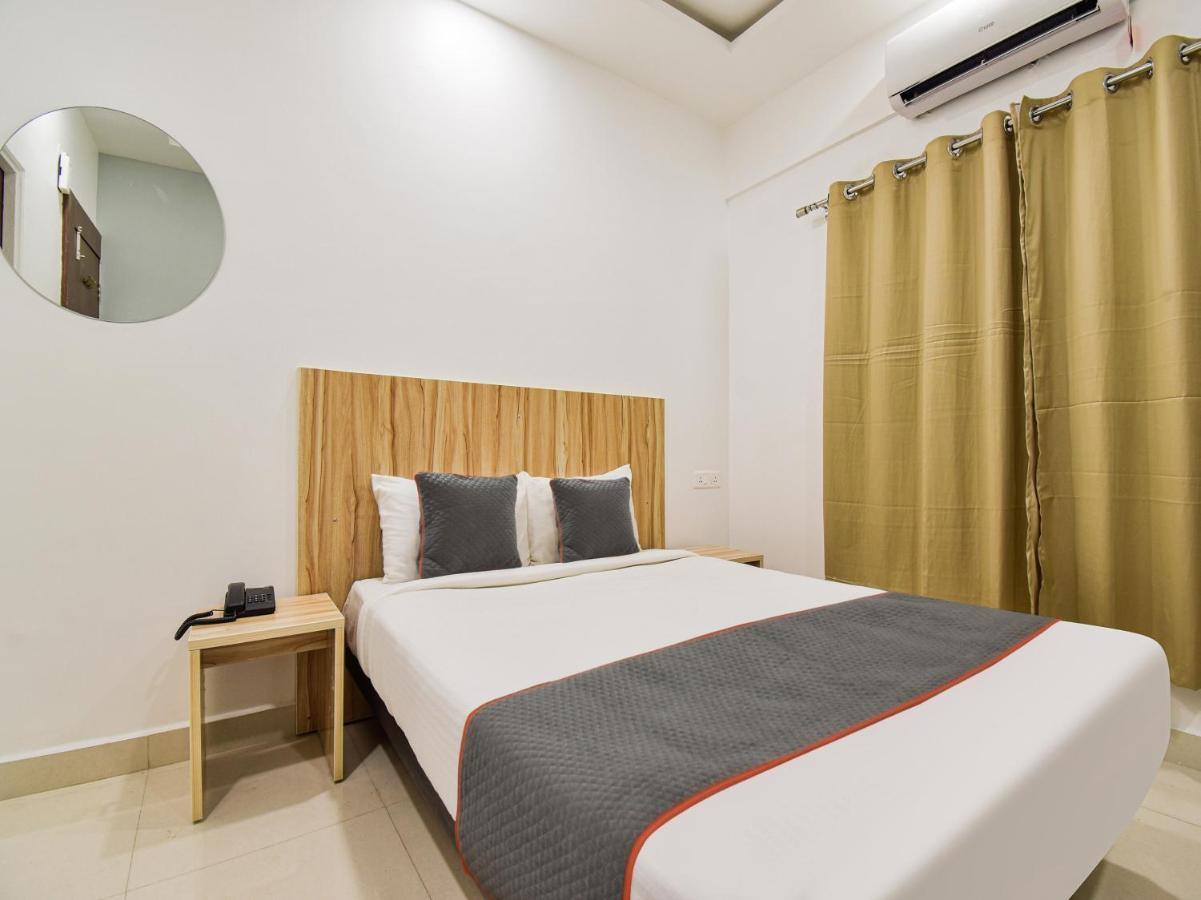 Oyo Townhouse 498 Hotel Western Hotel