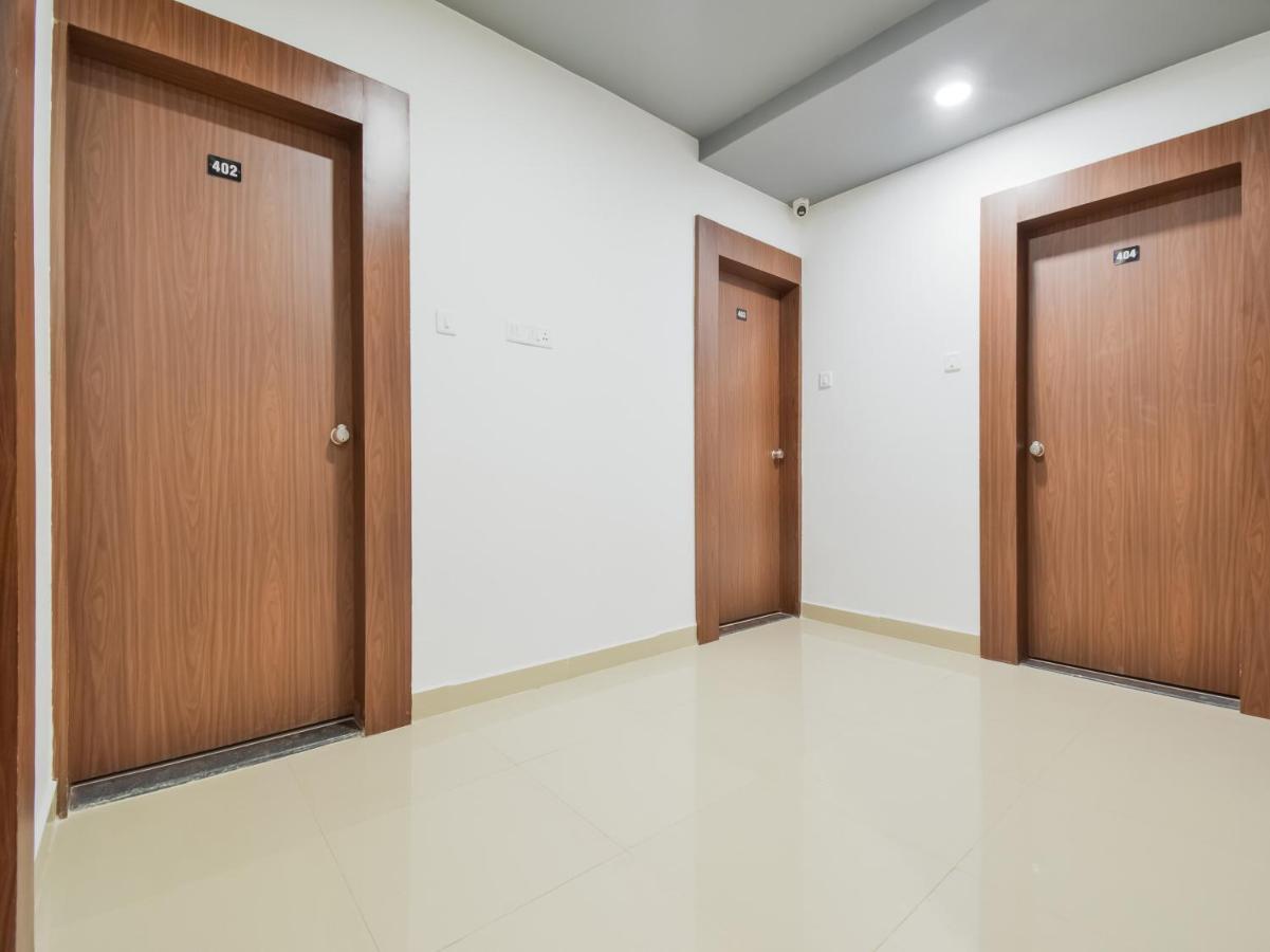 Oyo Townhouse 498 Hotel Western Hotel