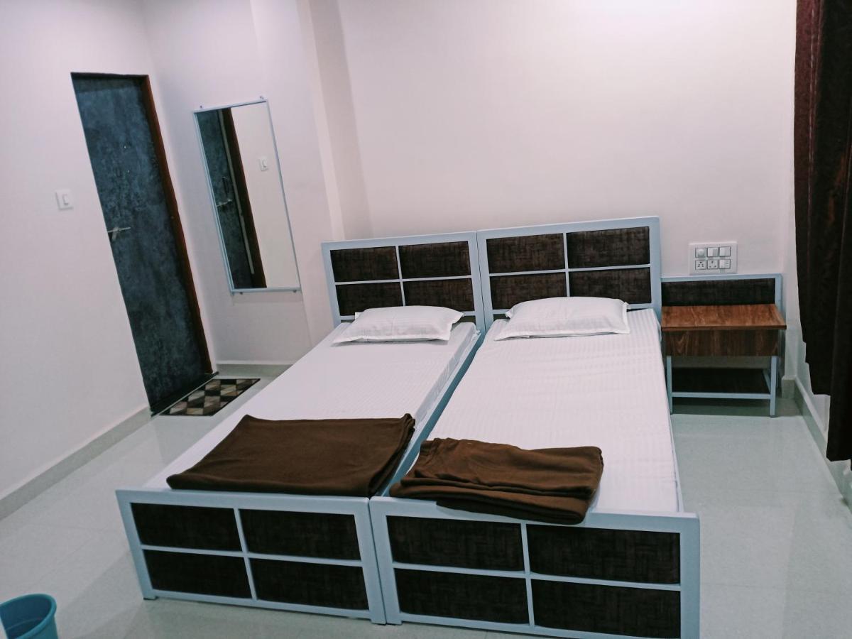 Anand P G Males Only Hostel Nagpur