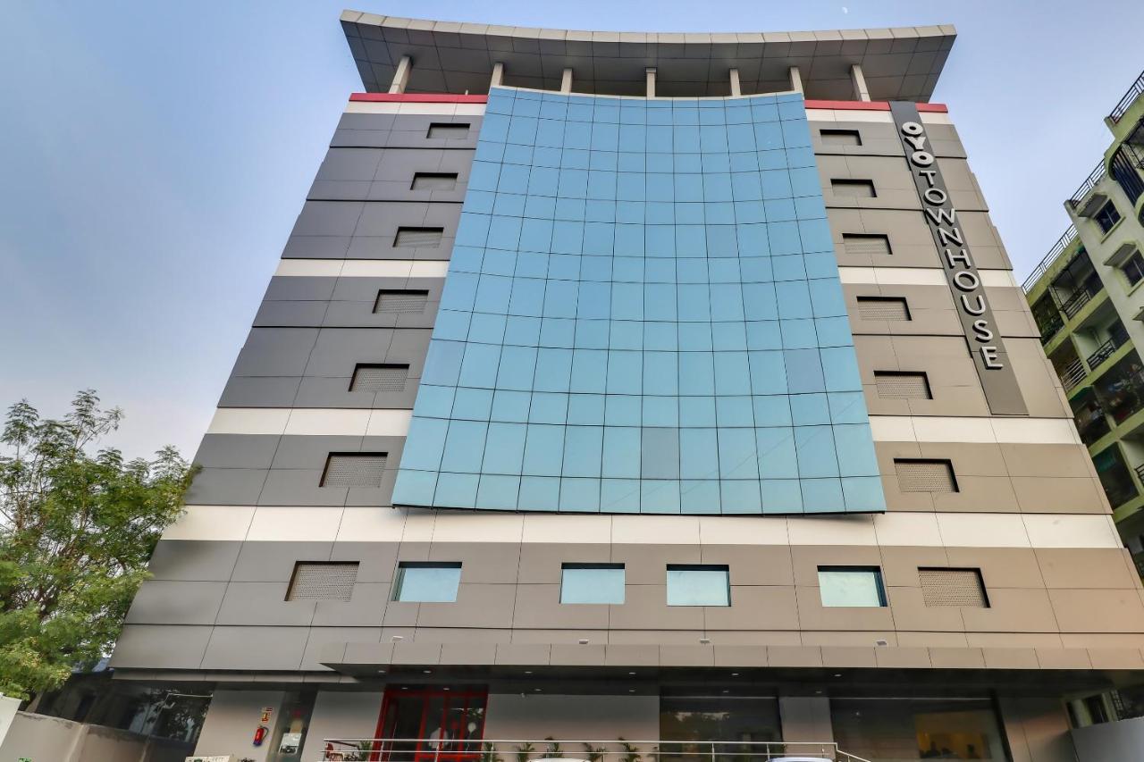 Oyo Townhouse 181 Ganeshpeth Colony 4*