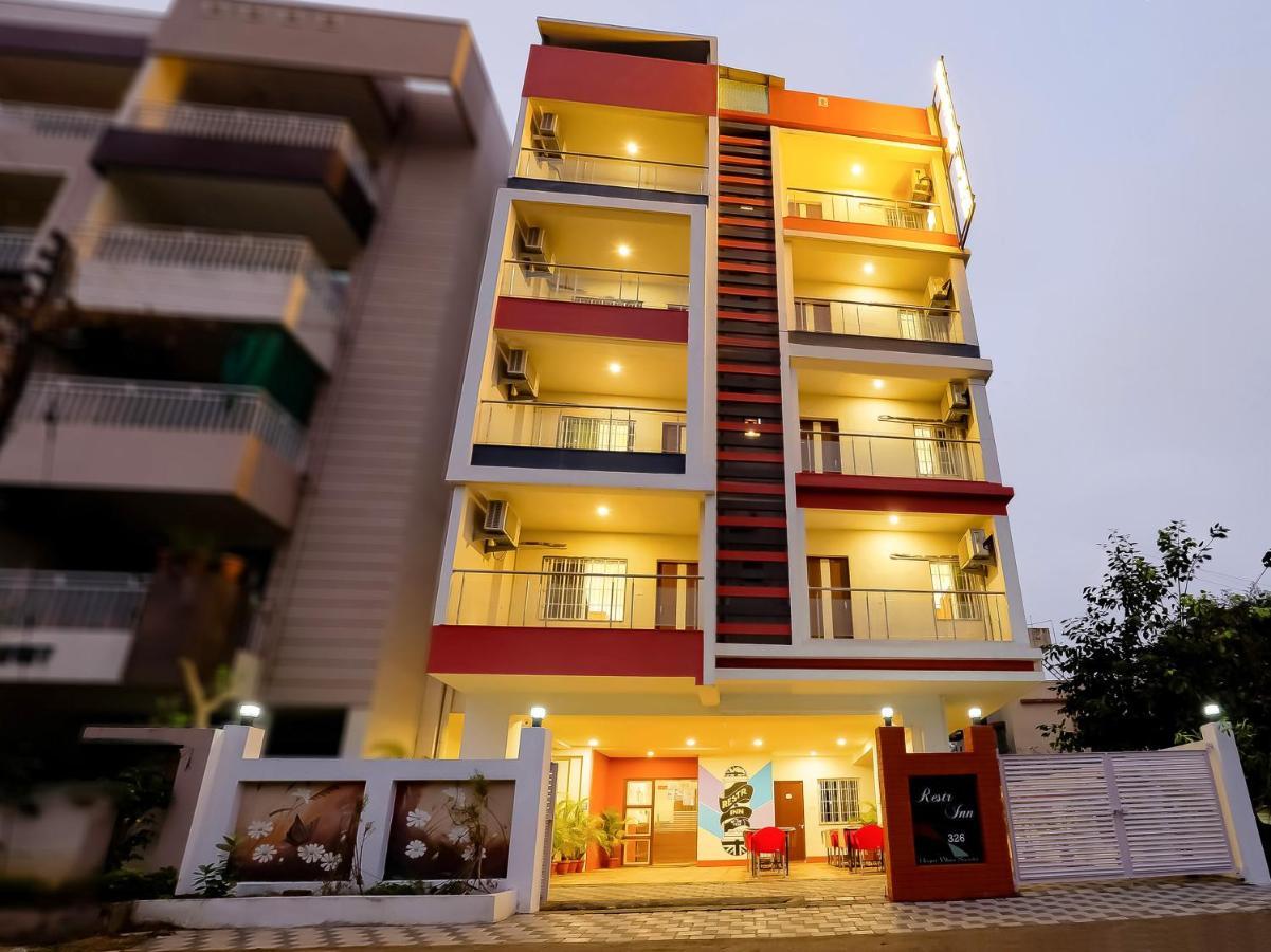 Treebo Trend Restr Manish Nagar Hotel 3*
