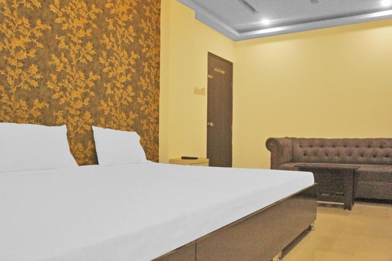 Hotel Oyo Flagship Royals Gold 3*