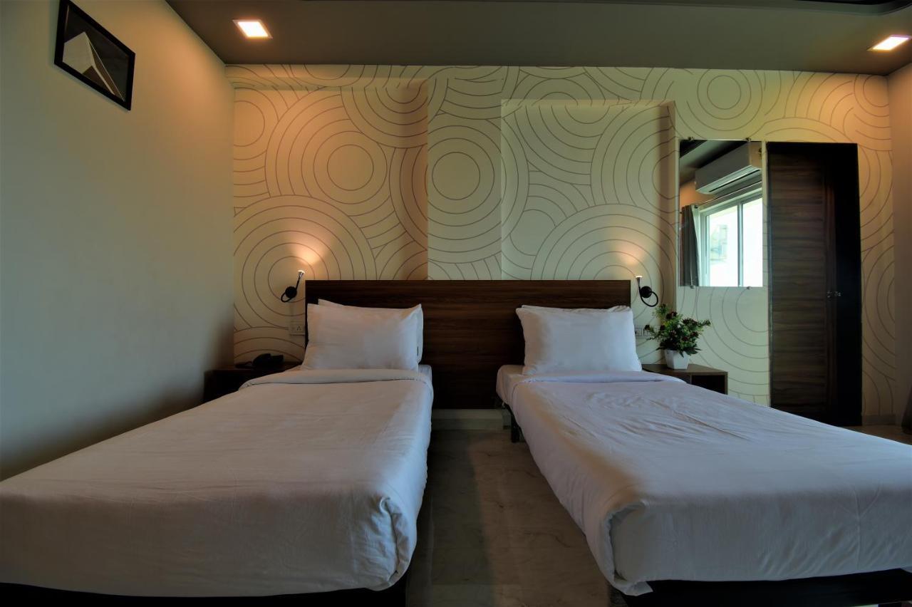 Manomay Homes Hotel