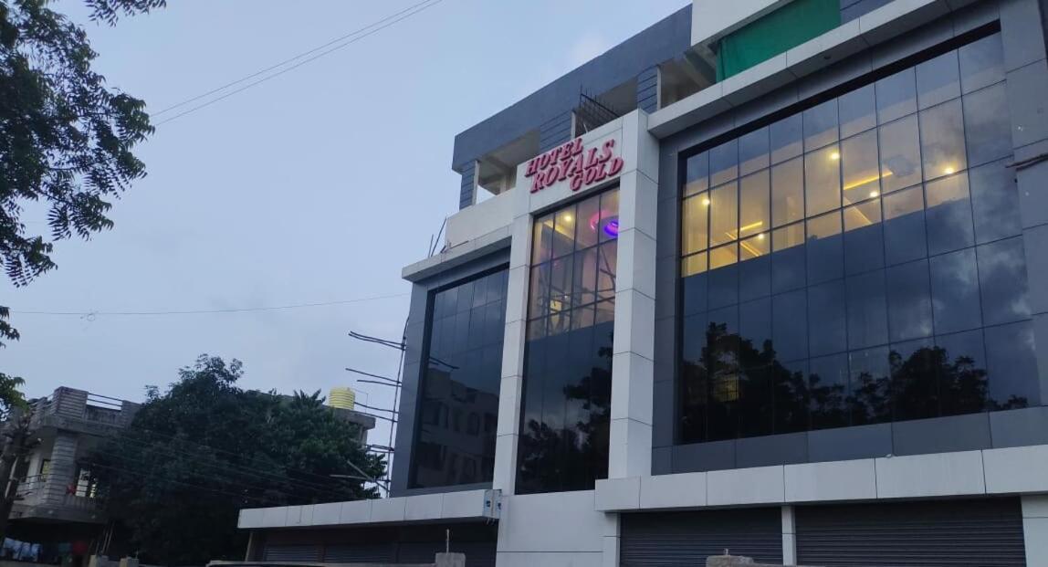 Oyo Flagship Royals Gold 3* Nagpur