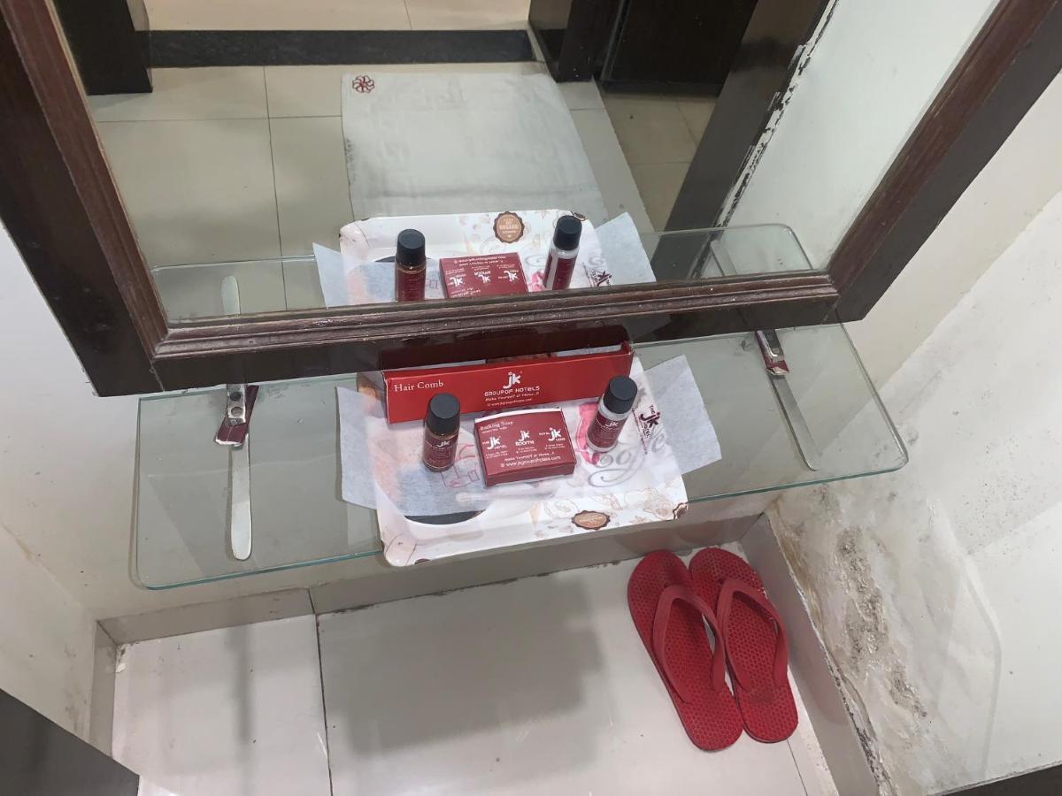Hotel Jk 126 Parashar Legacy - Opp Railway Station 2*