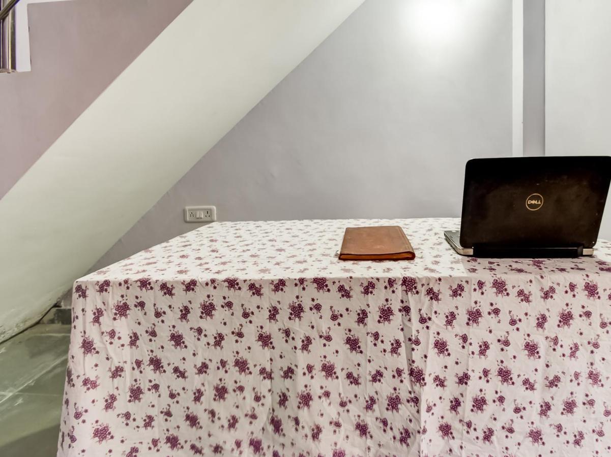 Spot On Purushottam Service Hotel