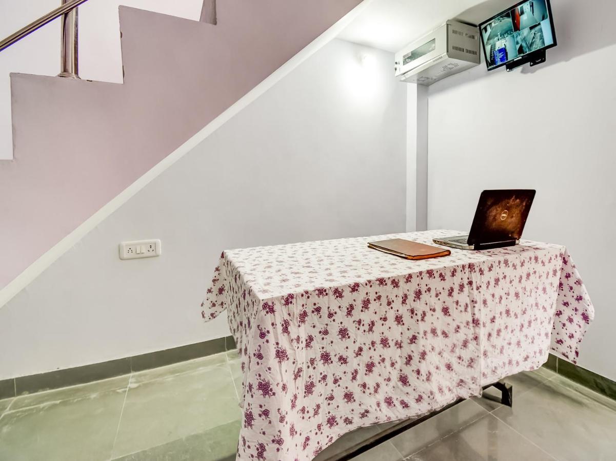 Spot On Purushottam Service Hotel 2*