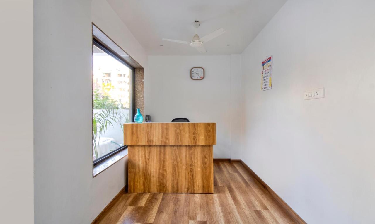 Itsy Shri Guru Service Hotel Nagpur