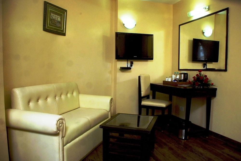 Hotel Mango Hotels,