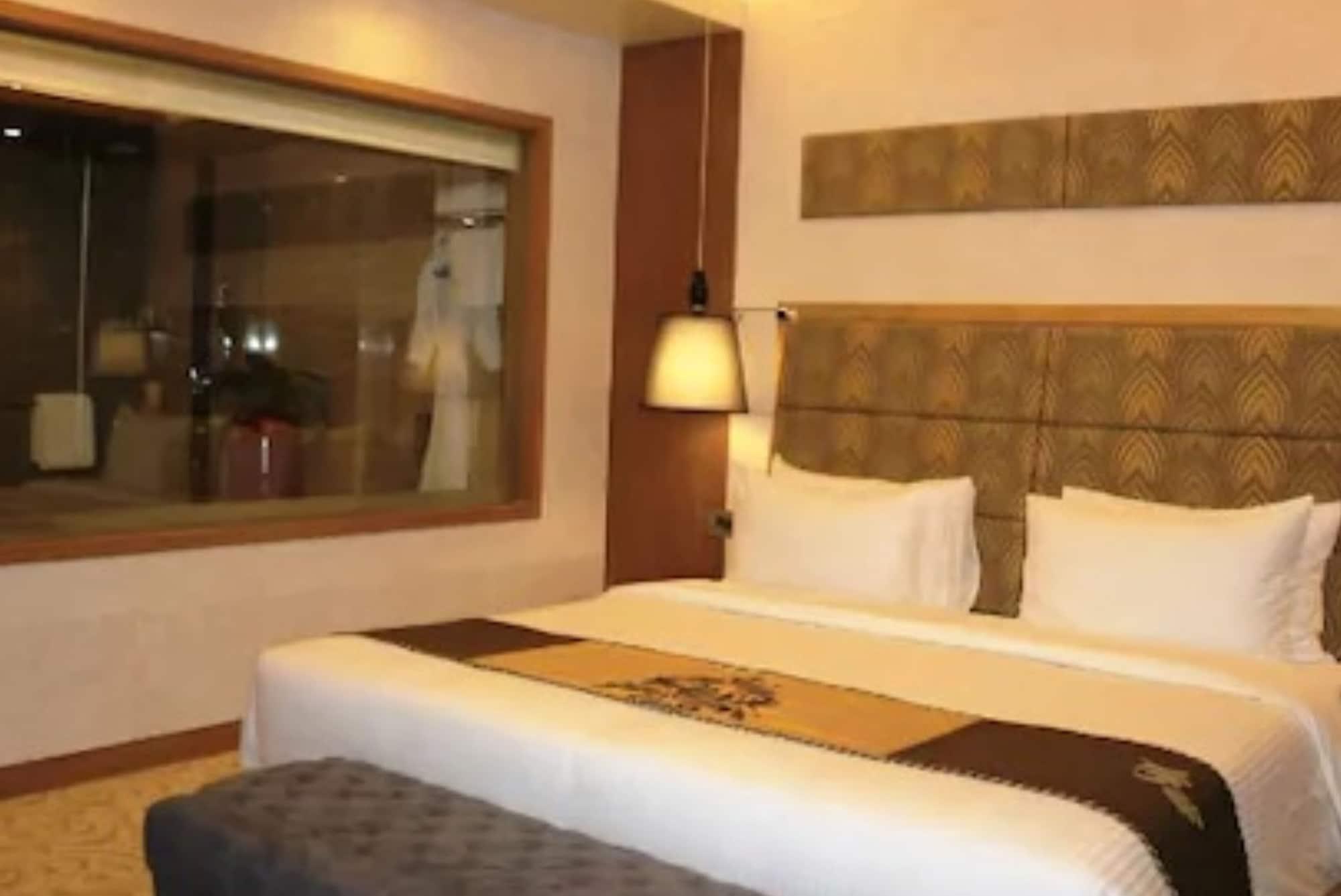 Radisson Blu Hotel, Hotel 5*