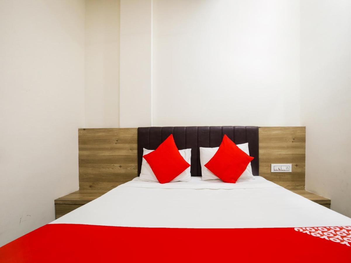 Hotel Oyo Flagship 69701 Hotel Vedanta Inn 3*
