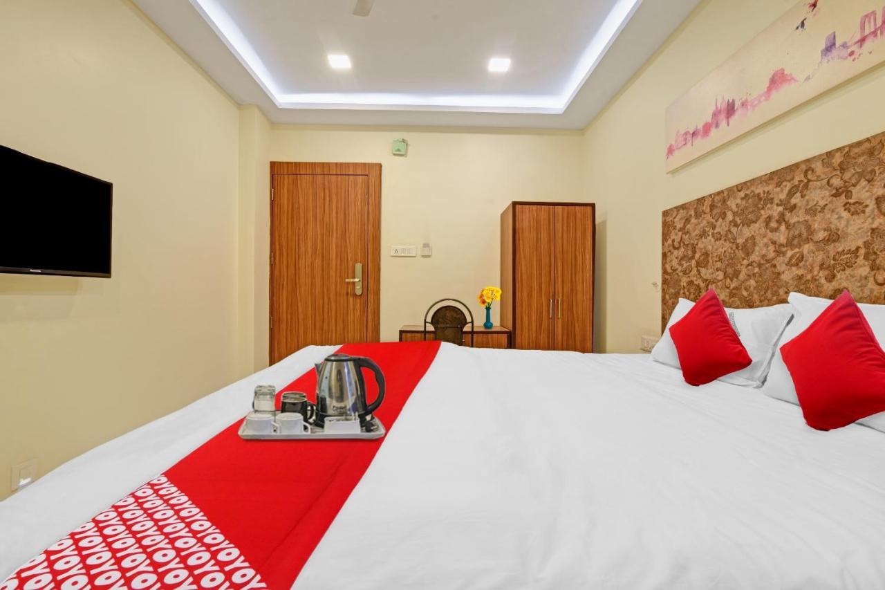 Hotel Oyo 89869 On The Way Nagpur