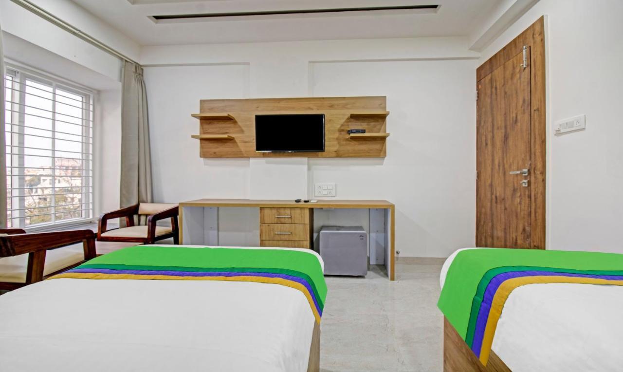 Treebo Chandraprasth Residency Hotel