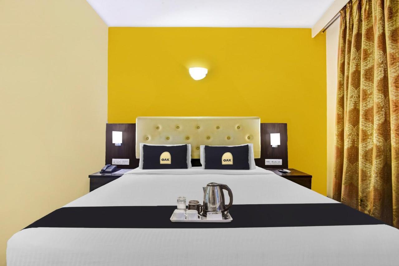 Townhouse Oak Pal Palace Hotel