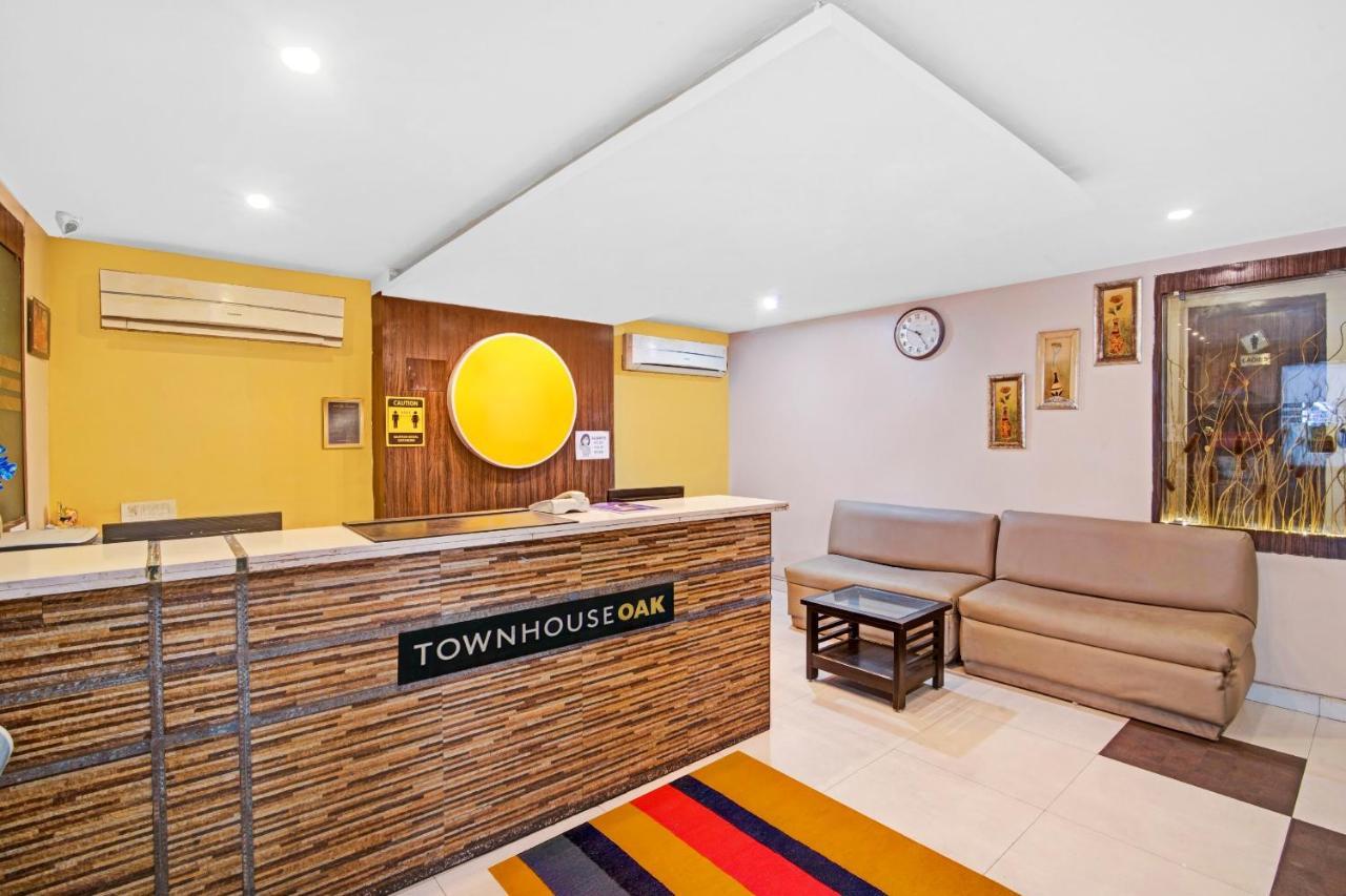 Hotel Townhouse Oak Pal Palace
