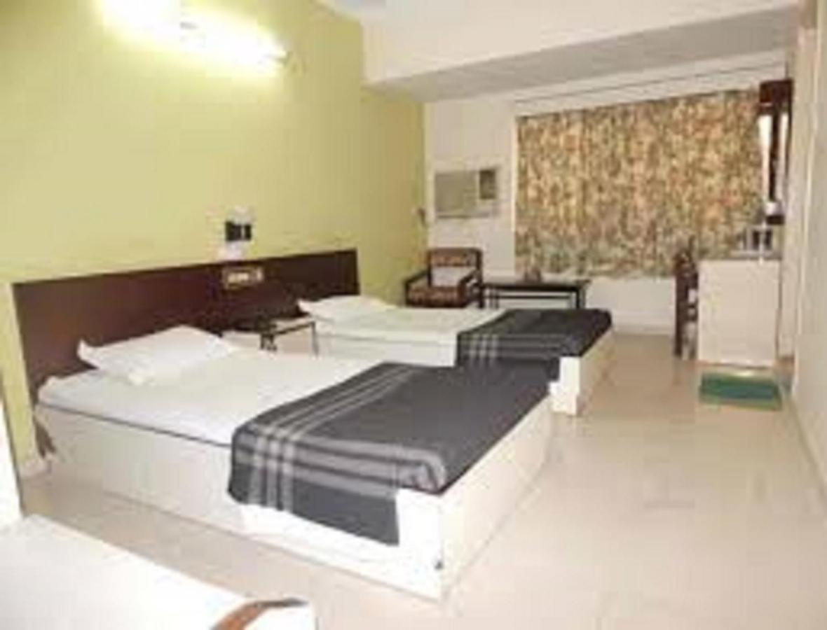 Sukhakarta, Hotel