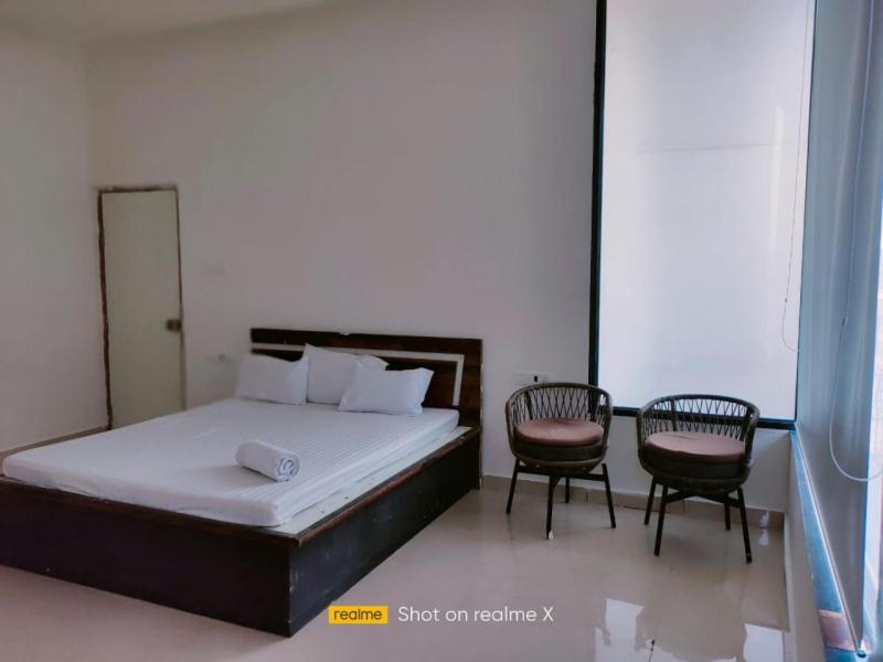 Golden Leaf Banquet Hotel *