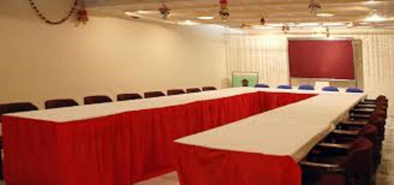 Sukhakarta, Hotel Nagpur