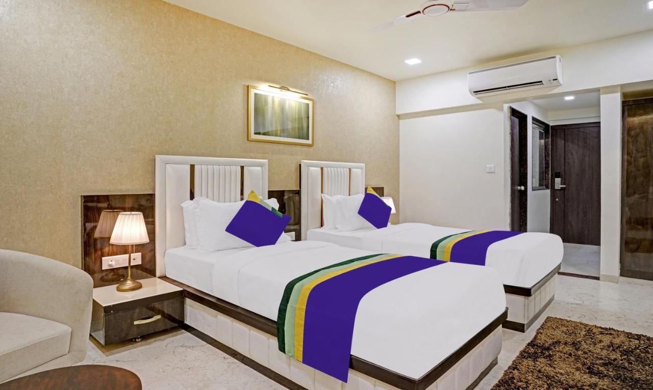 Hotel Treebo Premium Golden Bliss Trimurti Nagar Square