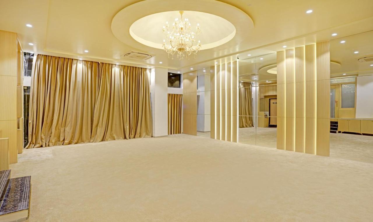 Treebo Premium Golden Bliss Trimurti Nagar Square Hotel