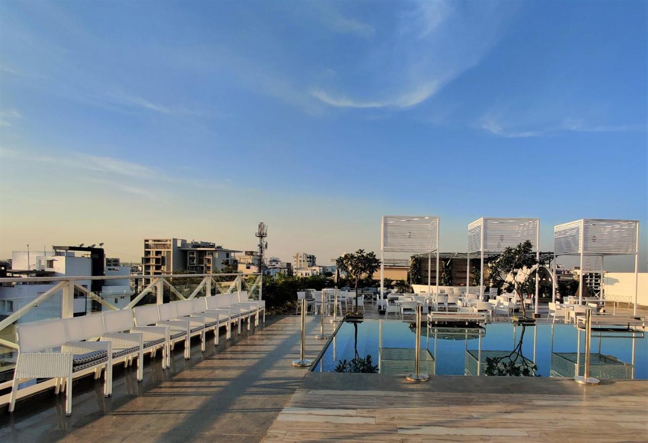 Centre Point Hotel 5*