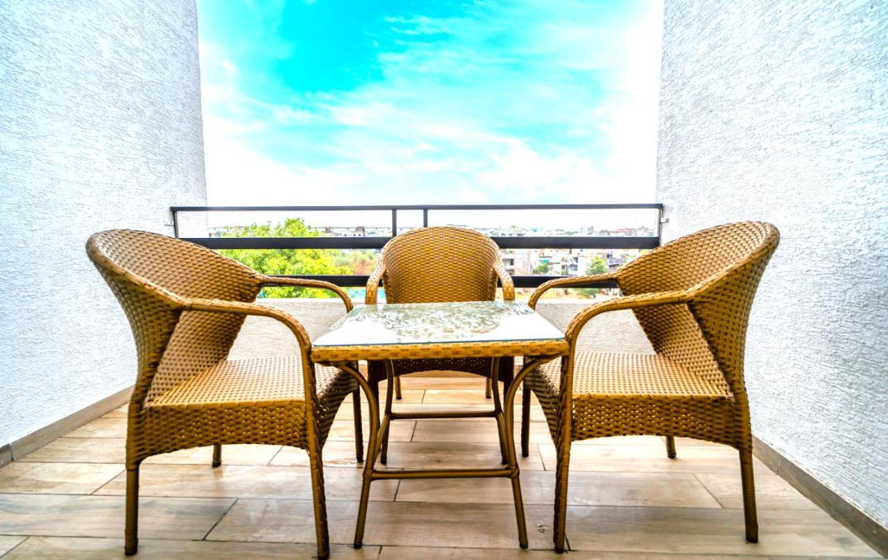 Royal Cliff & 2* Nagpur