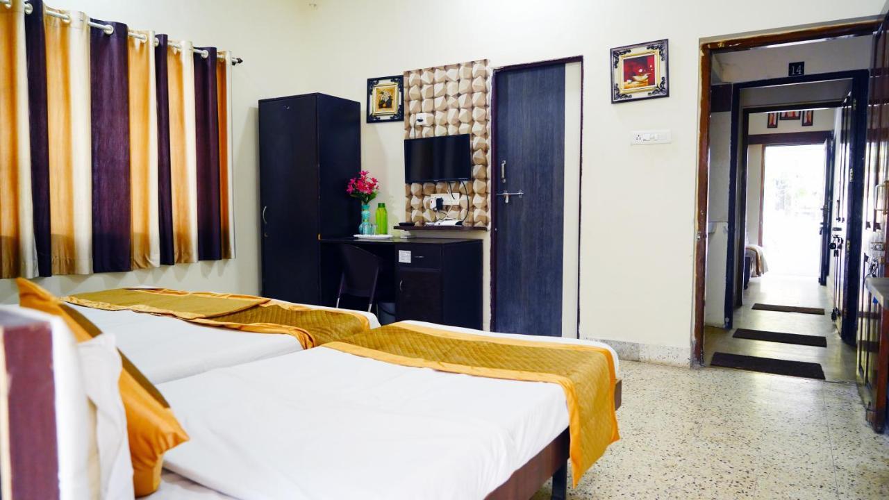 Rampriya Service Guest house Nagpur