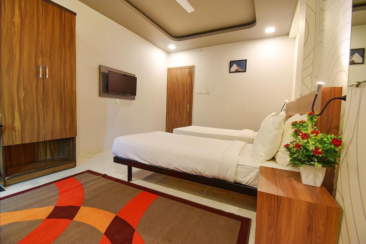Hotel Fabhotel Manomay Homes - Nr Manish Nagar