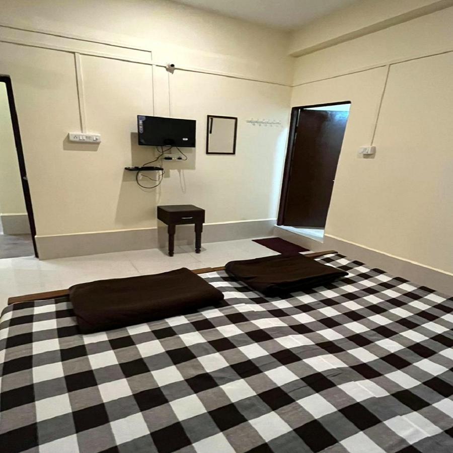 New Bombay Hotel