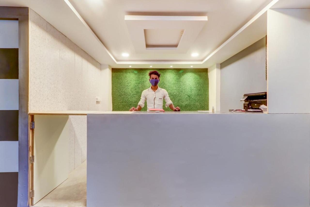 O The Crown Hotel Nagpur