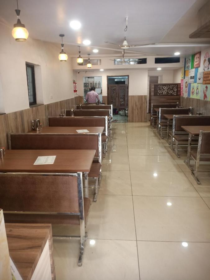 Anand Mahal 2*