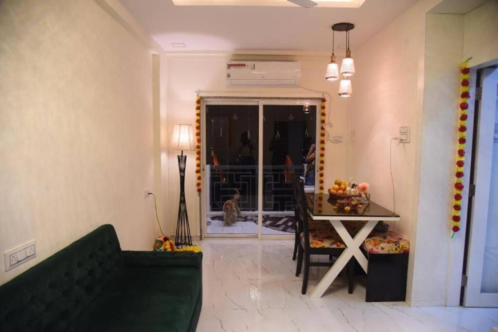 Avame 2bhk Golden Theme Flat Near Airport
