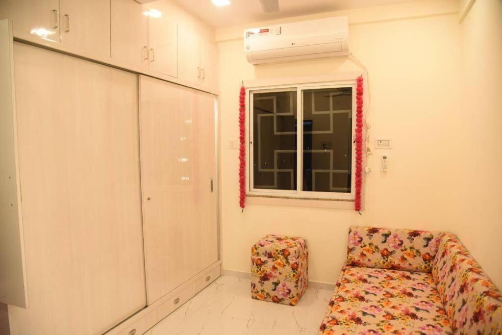 Avame 2bhk Golden Theme Flat Near Airport Apartment