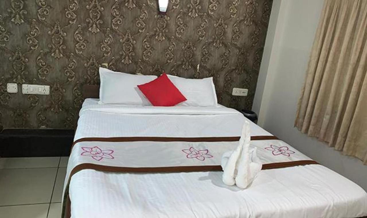 Hotel Fabexpress Jk Lions