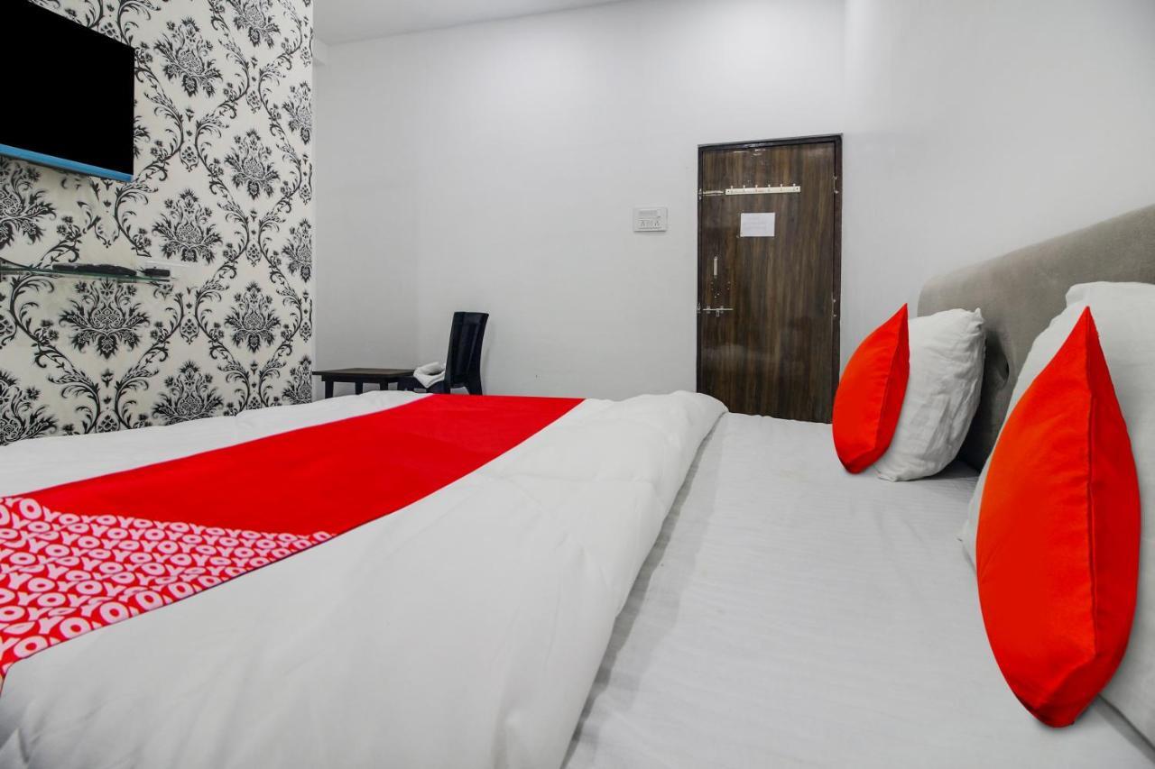 Hotel O Ashoka 4*