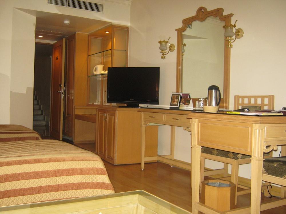 The Pride Hotel, 5* Nagpur