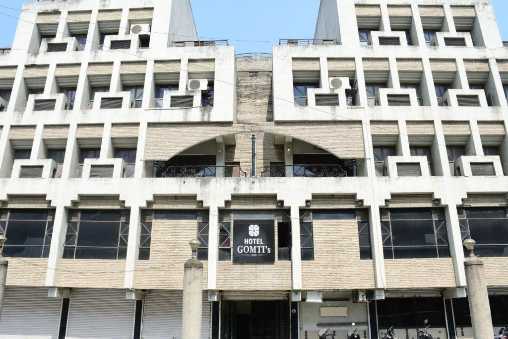 Gomti Hotel Nagpur