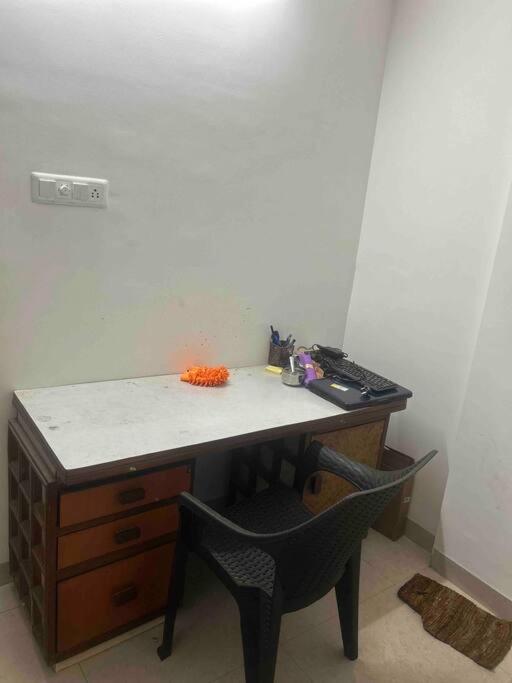 Self Check In 3bhk Flat Airport Apartment *